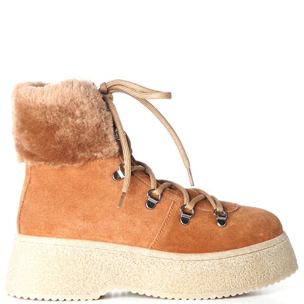 Tan Après Ski boots