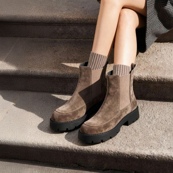 Moc toe Chelsea booties