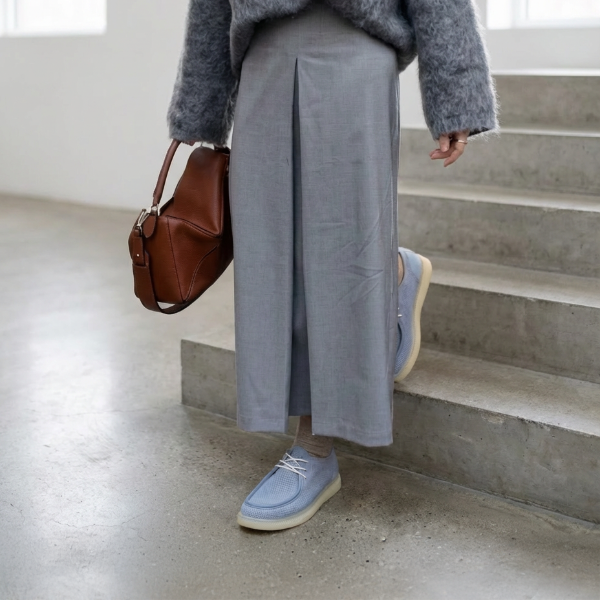 Low top wallabee