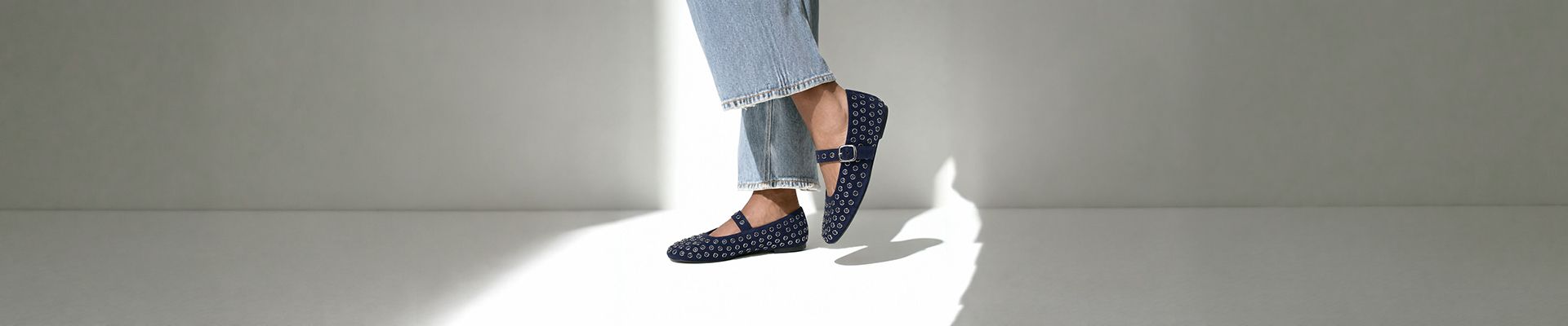 Picture for category Flats & Casual Shoes