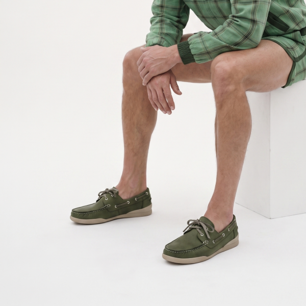 Classic calf leather boat shoes