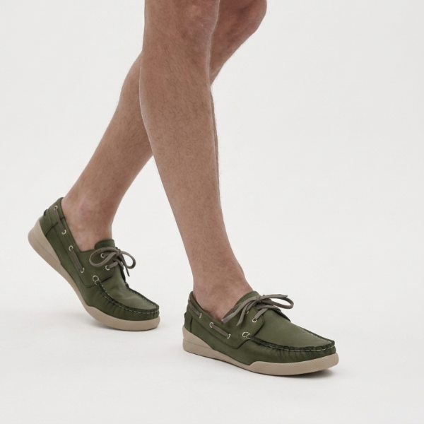 Classic calf leather boat shoes