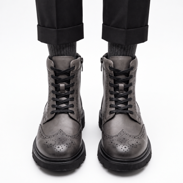 Combat boots in smooth smoky grey
